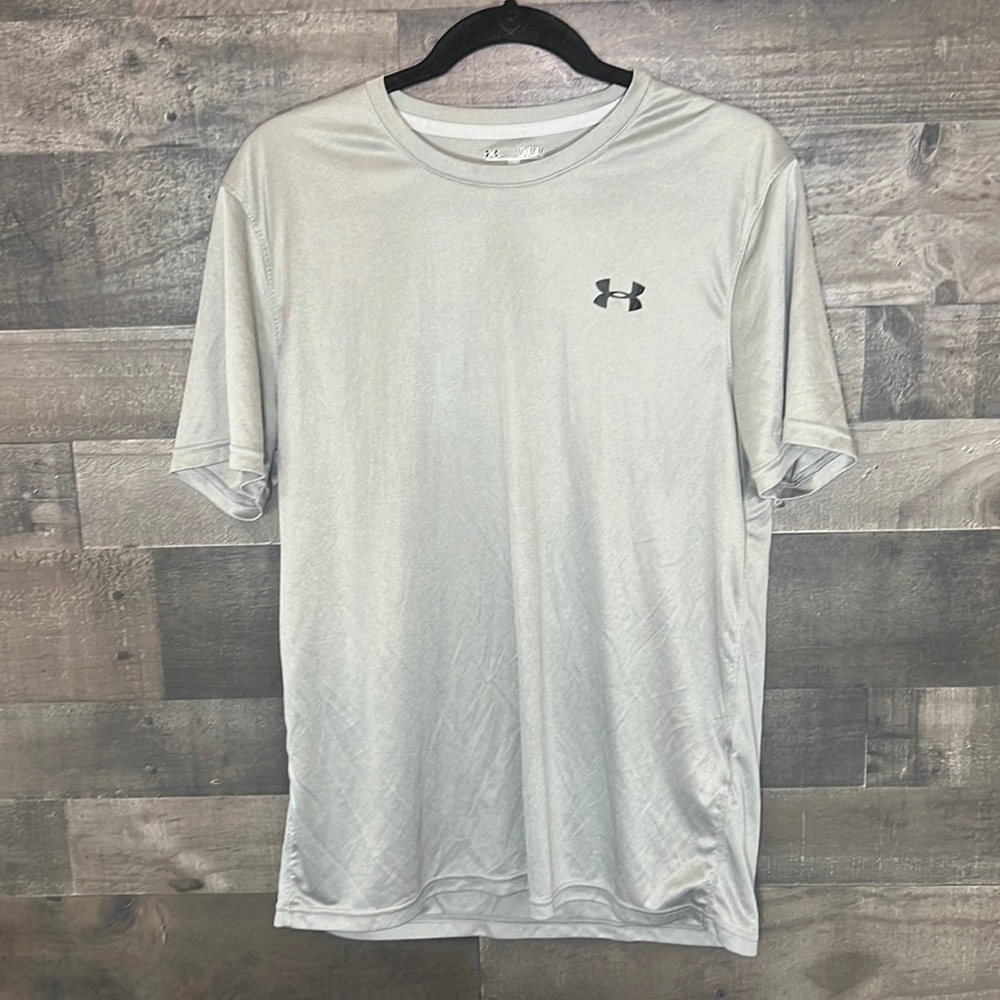 Gray Under Armour Shirt Sleeve T-Shirt